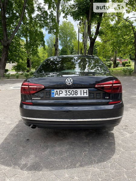 Volkswagen Passat 2018  выпуска Днепропетровск с двигателем 2 л бензин седан автомат за 16000 долл. 