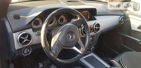 Mercedes-Benz GLK 220 2012  випуску Чернівці з двигуном 2.1 л дизель позашляховик автомат за 9000 євро 