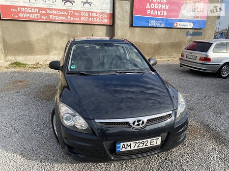 Hyundai i30 2009  випуску Житомир з двигуном 1.4 л бензин хэтчбек механіка за 6500 долл. 