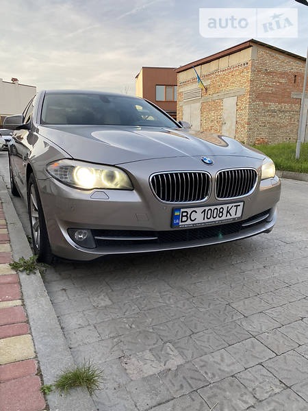 BMW 523 2011  випуску Львів з двигуном 2.5 л бензин седан автомат за 16300 долл. 