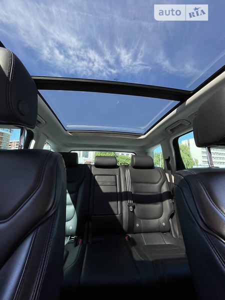 Volkswagen Touareg 2014  випуску Чернівці з двигуном 3 л дизель позашляховик автомат за 32000 долл. 