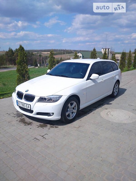 BMW 320 2010  випуску Тернопіль з двигуном 2 л дизель універсал автомат за 10200 долл. 