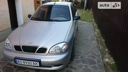 Daewoo Lanos 2005  випуску Ужгород з двигуном 1.5 л  седан механіка за 2400 долл. 