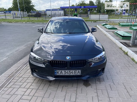 BMW 320 2014  випуску Київ з двигуном 2 л бензин седан автомат за 13500 долл. 