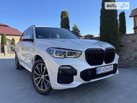 BMW X5 2018  випуску Тернопіль з двигуном 0 л бензин позашляховик автомат за 69800 долл. 