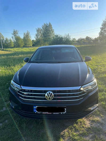 Volkswagen Jetta 2019  випуску Львів з двигуном 1.4 л бензин седан автомат за 14500 долл. 