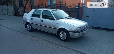 Dacia SupeRNova 2003  випуску Чернівці з двигуном 1.4 л бензин ліфтбек механіка за 2500 долл. 