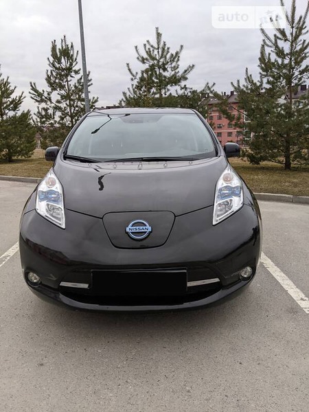 Nissan Leaf 2016  випуску Рівне з двигуном 0 л електро хэтчбек автомат за 11700 долл. 