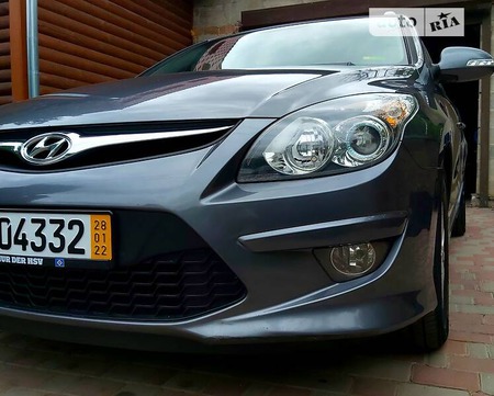 Hyundai i30 2010  випуску Рівне з двигуном 1.6 л  універсал механіка за 6799 долл. 