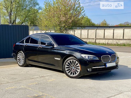 BMW 740 2011  випуску Київ з двигуном 3 л бензин седан автомат за 17990 долл. 