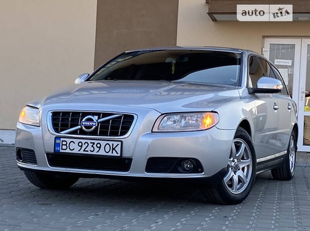 Volvo V70 2010  випуску Львів з двигуном 1.6 л дизель універсал механіка за 8690 долл. 