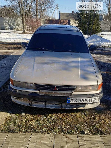 Mitsubishi Galant 1988  випуску Харків з двигуном 1.8 л бензин седан механіка за 1600 долл. 