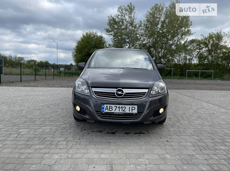 Opel Zafira Tourer 2011  випуску Житомир з двигуном 1.7 л дизель мінівен механіка за 6999 долл. 