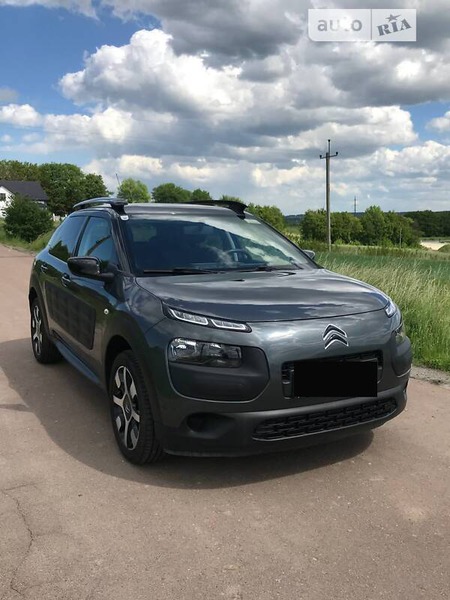 Citroen C4 Cactus 2016  випуску Львів з двигуном 1.6 л дизель хэтчбек механіка за 10800 долл. 