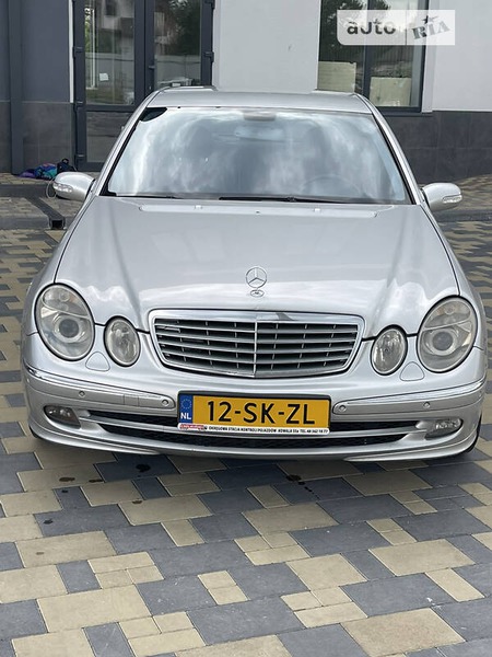 Mercedes-Benz E 220 2004  випуску Луцьк з двигуном 2.2 л дизель седан автомат за 5100 долл. 