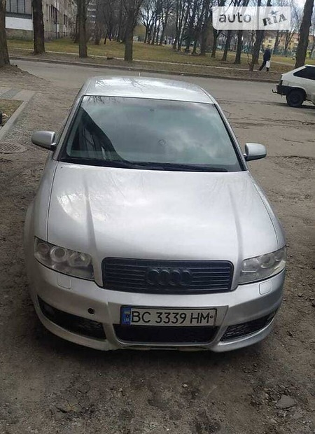 Audi A4 Limousine 2002  випуску Львів з двигуном 2.5 л дизель седан механіка за 2700 долл. 