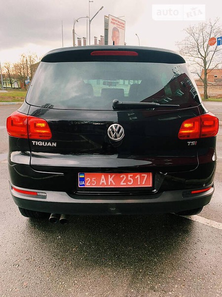 Volkswagen Tiguan 2017  випуску Чернігів з двигуном 2 л бензин універсал автомат за 15200 долл. 