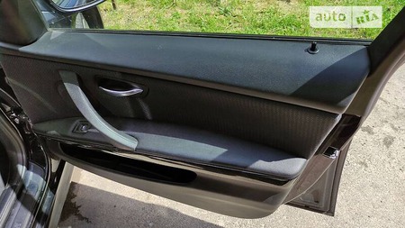 BMW 318 2011  випуску Тернопіль з двигуном 3 л бензин лімузин механіка за 10000 долл. 