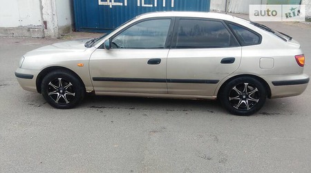 Hyundai Elantra 2002  випуску Київ з двигуном 1.6 л бензин хэтчбек механіка за 3600 долл. 