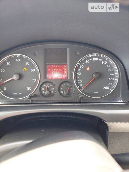 Volkswagen Touran 2004  випуску Одеса з двигуном 1.6 л бензин мінівен автомат за 5900 долл. 