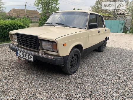 Lada 2107 1986  випуску Миколаїв з двигуном 1.5 л  седан механіка за 1200 долл. 