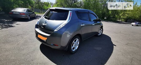 Nissan Leaf 2014  випуску Дніпро з двигуном 0 л електро хэтчбек автомат за 9800 долл. 