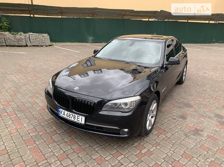 BMW 750 2011  випуску Київ з двигуном 4.4 л бензин седан автомат за 9950 долл. 