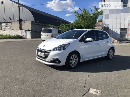 Peugeot 208 2017  випуску Київ з двигуном 0 л бензин хэтчбек  за 9000 долл. 