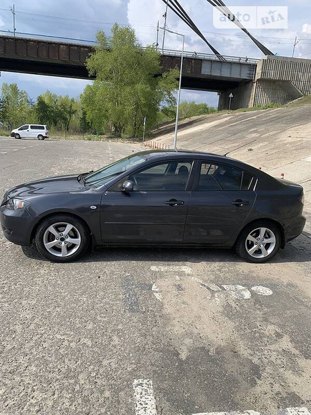 Mazda 323 2005  випуску Київ з двигуном 0 л бензин седан автомат за 5300 долл. 