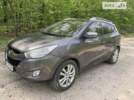 Hyundai Tucson 2010  випуску Луцьк з двигуном 2 л дизель позашляховик автомат за 9999 долл. 