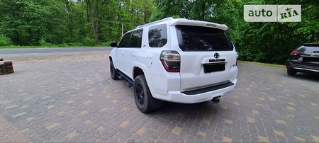 Toyota 4 Runner 2018  випуску Івано-Франківськ з двигуном 4 л бензин позашляховик автомат за 28500 долл. 