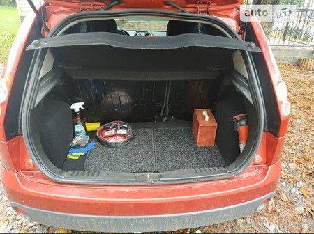 Ford Fiesta 2006  випуску Чернігів з двигуном 1.3 л бензин седан механіка за 4300 долл. 