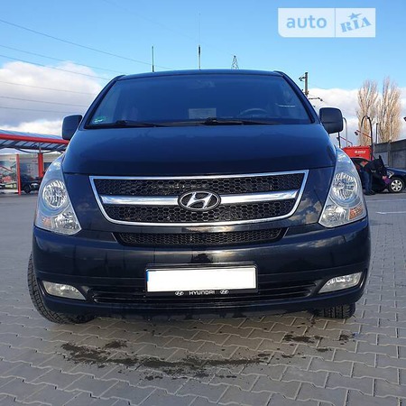 Hyundai H-1 2012  випуску Вінниця з двигуном 0 л дизель мінівен автомат за 14600 долл. 