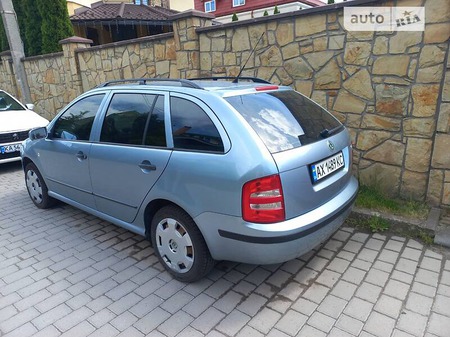 Skoda Fabia 2004  випуску Львів з двигуном 1.4 л бензин універсал автомат за 5500 долл. 