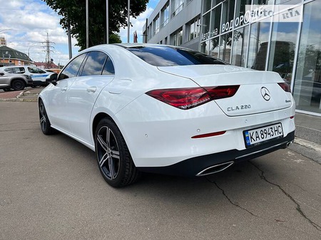 Mercedes-Benz CLA 220 2019  випуску Київ з двигуном 0 л бензин седан автомат за 39000 долл. 