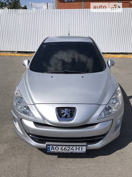 Peugeot 308 2009  випуску Ужгород з двигуном 1.6 л бензин хэтчбек механіка за 4700 долл. 