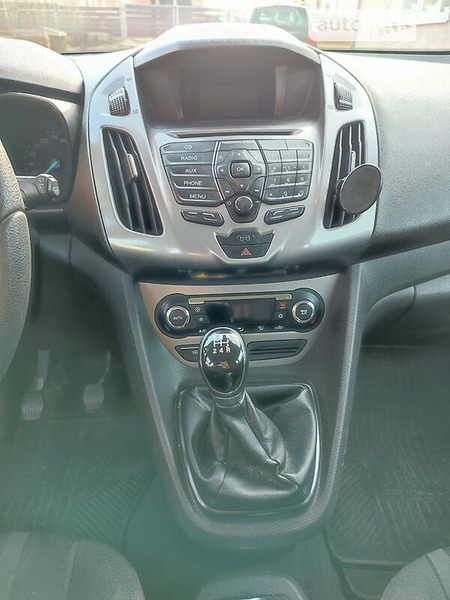 Ford Tourneo Connect 2015  випуску Тернопіль з двигуном 1.6 л дизель мінівен механіка за 11500 долл. 
