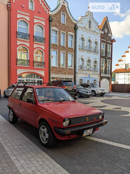 Volkswagen Polo 1987  випуску Рівне з двигуном 1.3 л  хэтчбек механіка за 2500 долл. 