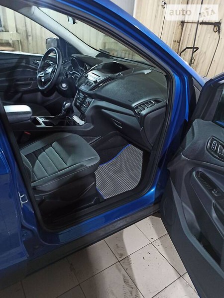 Ford Escape 2018  випуску Черкаси з двигуном 2.5 л бензин позашляховик автомат за 18200 долл. 