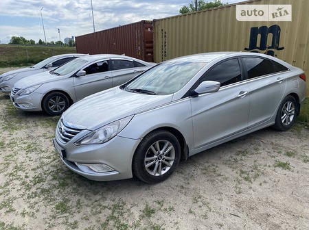 Hyundai Sonata 2013  випуску Київ з двигуном 0 л газ хэтчбек автомат за 5000 долл. 