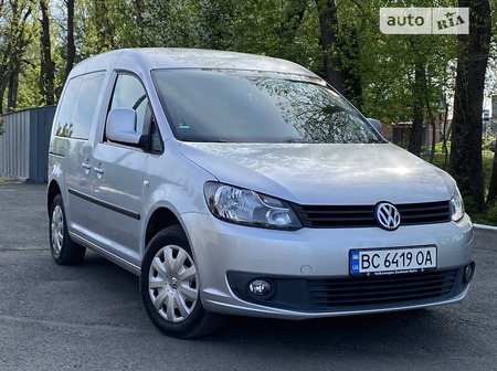 Volkswagen Caddy 2011  випуску Львів з двигуном 2 л газ мінівен механіка за 9350 долл. 