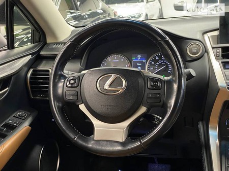 Lexus NX 200t 2016  випуску Одеса з двигуном 2 л бензин позашляховик автомат за 28900 долл. 