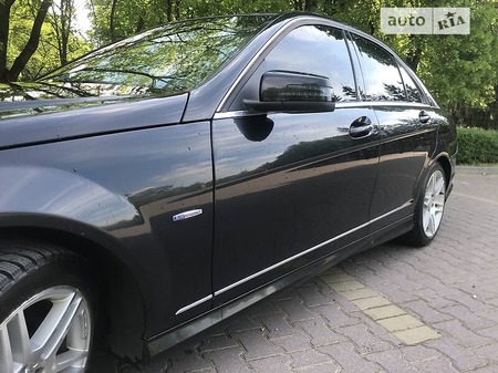 Mercedes-Benz C 220 2010  випуску Полтава з двигуном 0 л дизель седан автомат за 9399 долл. 