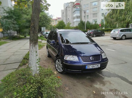 Volkswagen Sharan 2008  випуску Львів з двигуном 2 л дизель мінівен механіка за 8999 долл. 