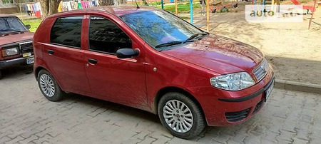 Fiat Punto 2010  випуску Суми з двигуном 1.3 л бензин хэтчбек механіка за 4600 долл. 