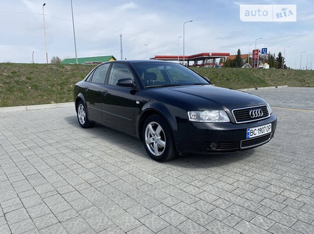 Audi A4 Limousine 2004  випуску Львів з двигуном 1.6 л бензин седан механіка за 4999 долл. 