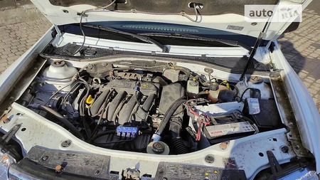 Renault Duster 2012  випуску Тернопіль з двигуном 1.6 л  позашляховик механіка за 8799 долл. 