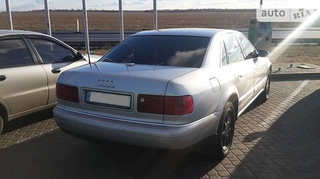 Audi A8 2001  випуску Дніпро з двигуном 3.3 л дизель седан автомат за 6500 долл. 