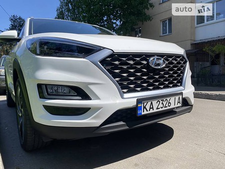 Hyundai Tucson 2020  випуску Київ з двигуном 2.4 л бензин позашляховик автомат за 24850 долл. 