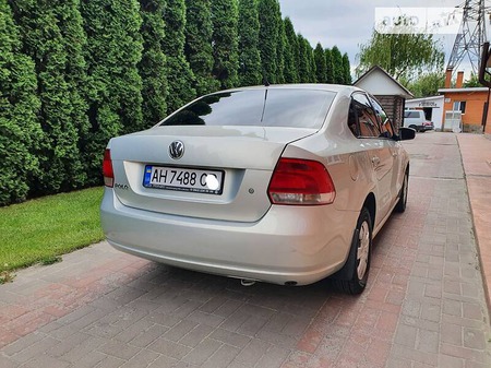 Volkswagen Polo 2011  випуску Київ з двигуном 1.6 л  седан механіка за 5490 долл. 